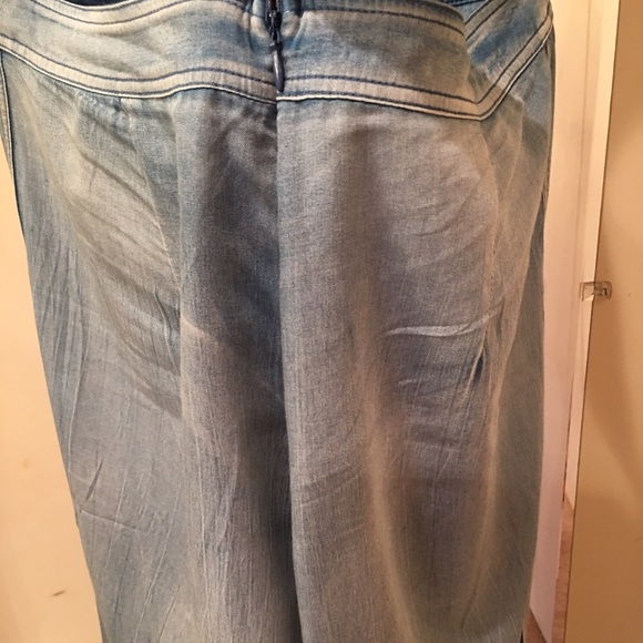 ❤️HP❤️Chambray Wide Leg Jumpsuit- DENIM - Picture 5 of 6