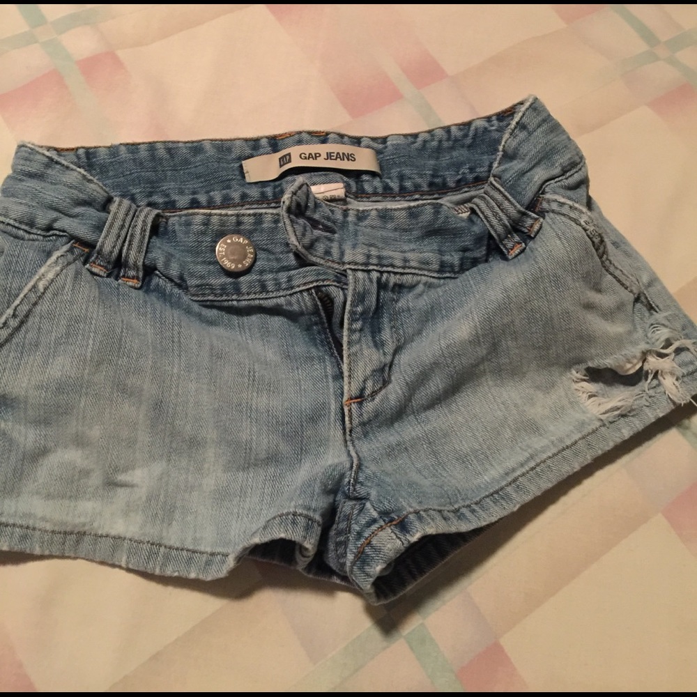 Distressed Gap jean shorts 1