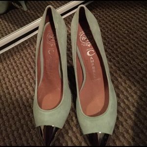 Jeffrey Campbell pointy heels 7M mints color NEW