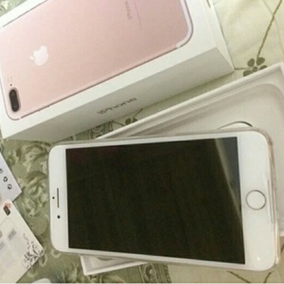 Iphone 7plus Rose Gold 128GB - Picture 2 of 3