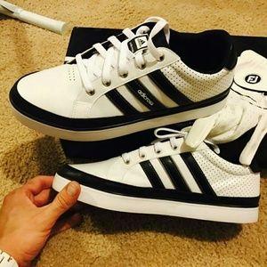 Golf shoes