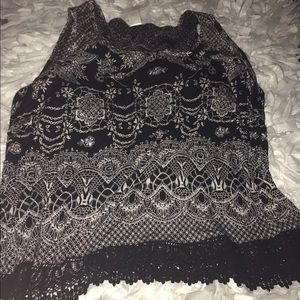 Black and white flowy tank