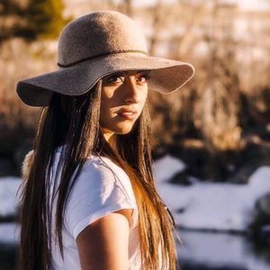 Meet your Posher, Alexis