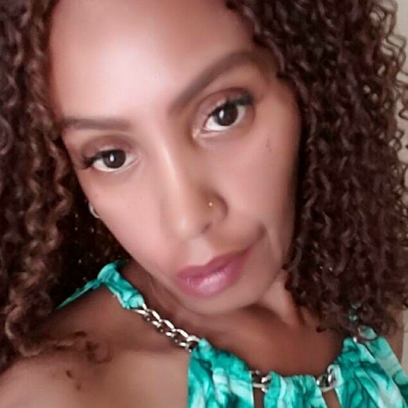 Meet your Posher, Sandra - Picture 4 of 4