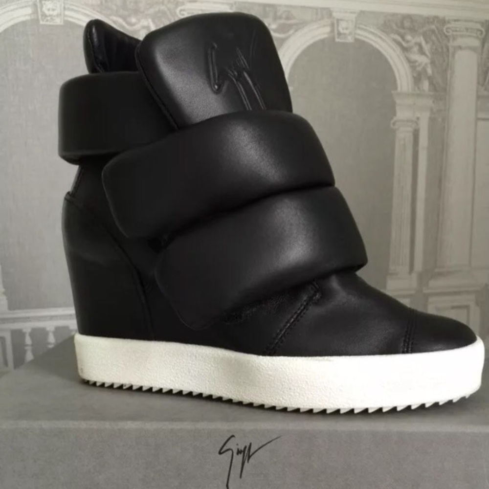 Meet your Posher, Sally