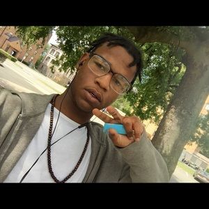 Meet your Posher, Kenneth