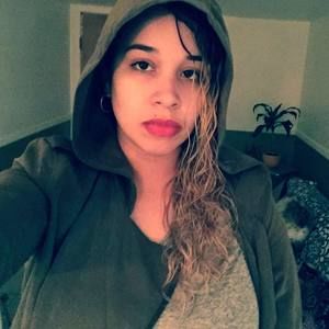 Meet your Posher, Raquel