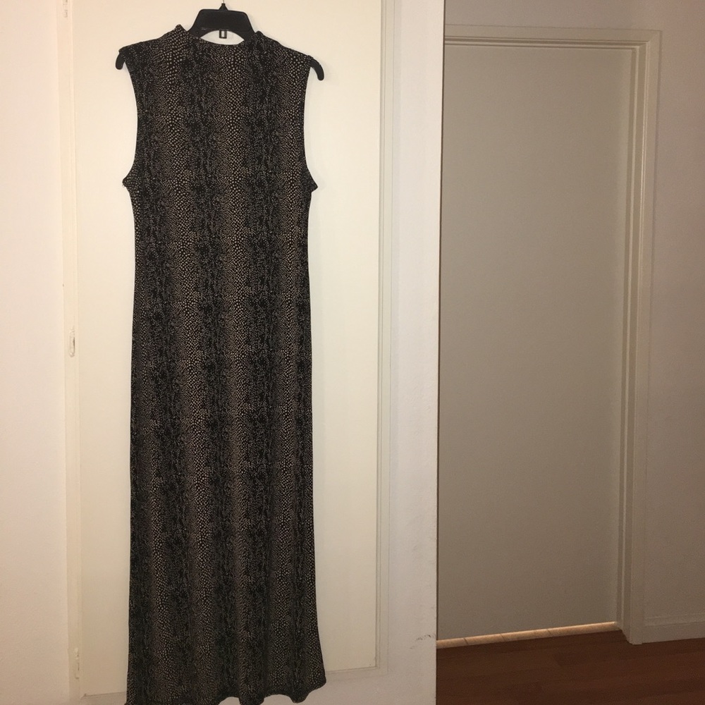 Straight cut Chic and Elegant dress!