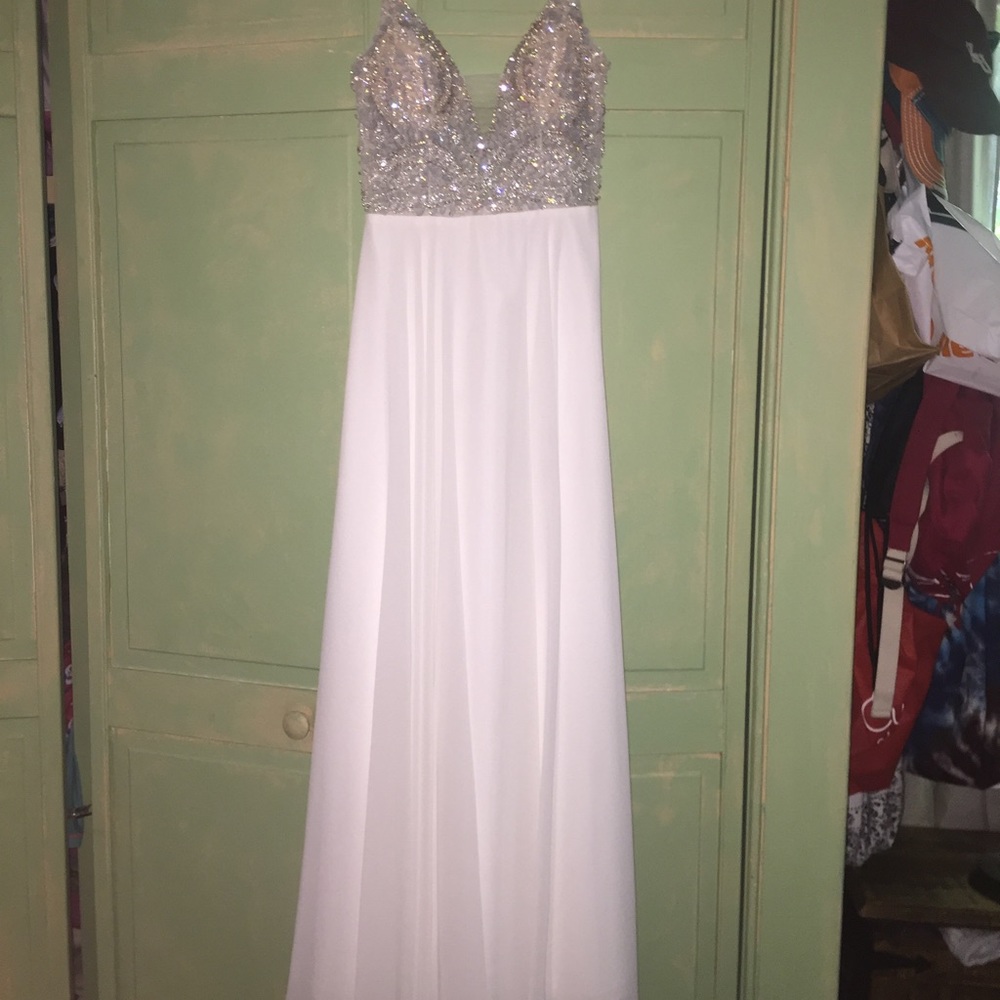 JVN by Jovani Open-back white prom dress