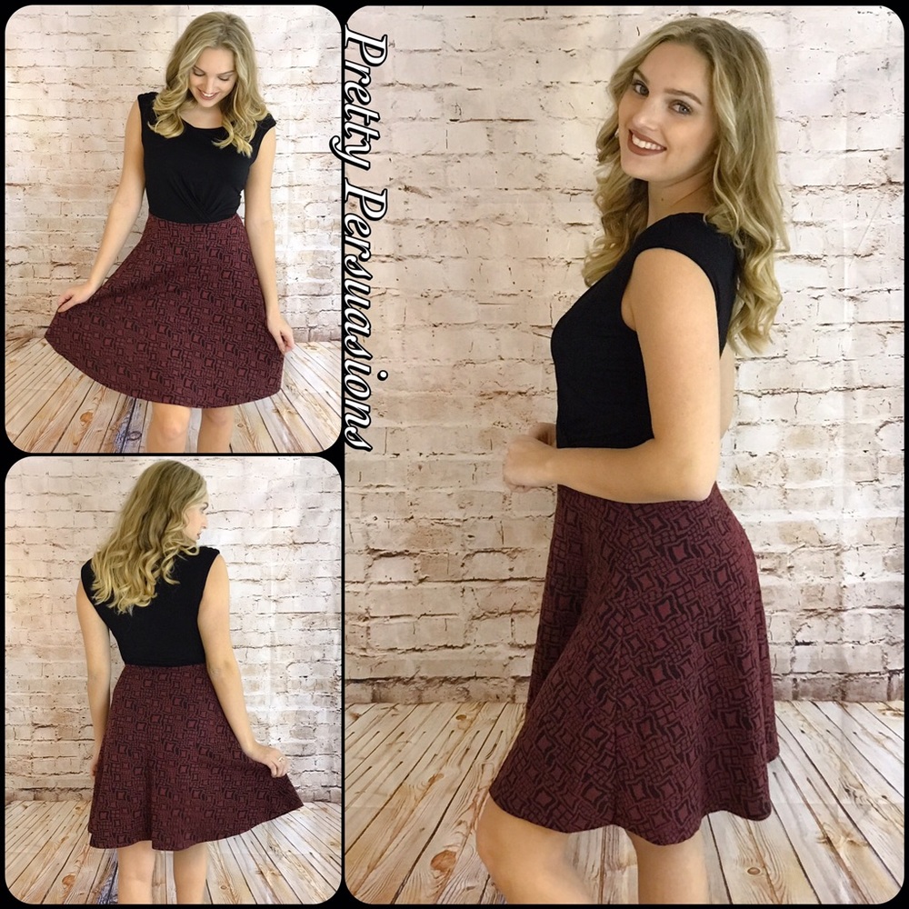SALE‼️ Black & Wine Fit & Flare Cap Sleeve Dress - Picture 2 of 4