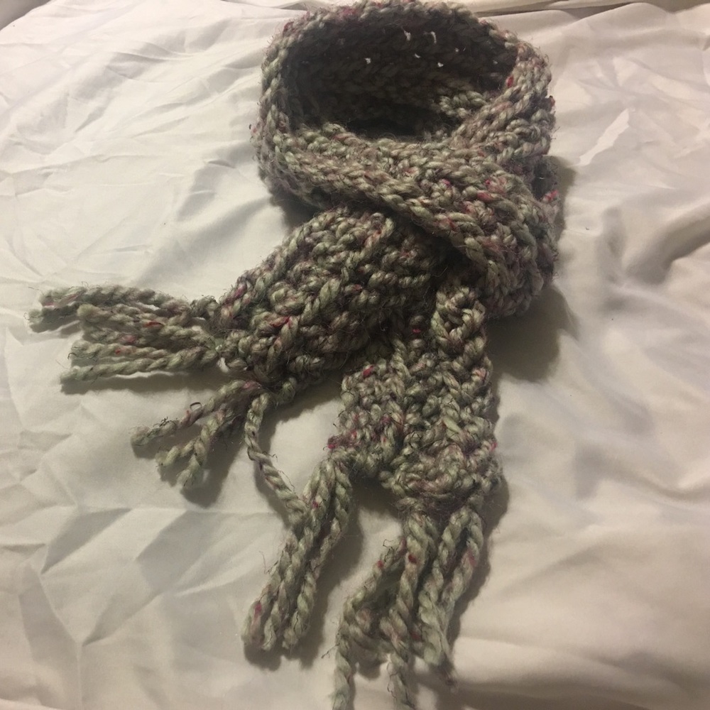 Knitted scarf