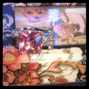 Breast cancer awareness/ pinktober ring 