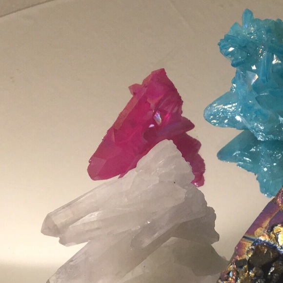 Rose Aura Quartz - Picture 3 of 3