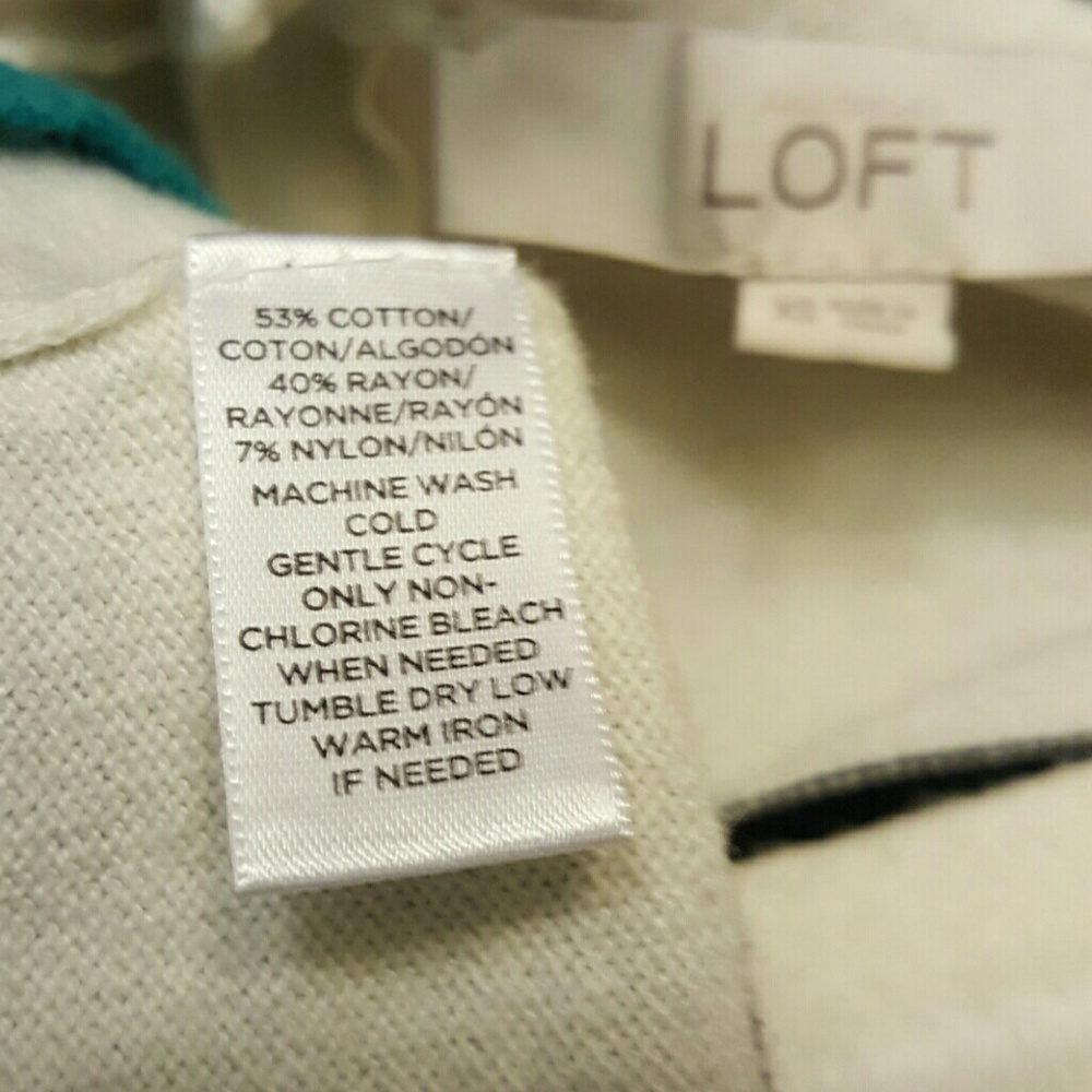 $5 ITEM. Darling little LOFT sweater. MUST BUNDLE WITH TWO OTHER ITEMS - Picture 6 of 7