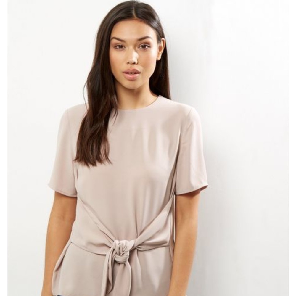 NWT New Look shell pink tie top. Blouse.