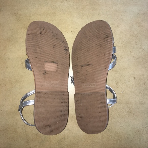 Land's End Silver Sandals with Flower Detail - Picture 4 of 6