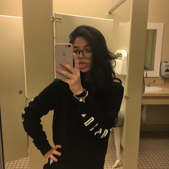 Meet your Posher, Amanda - Picture 1 of 1