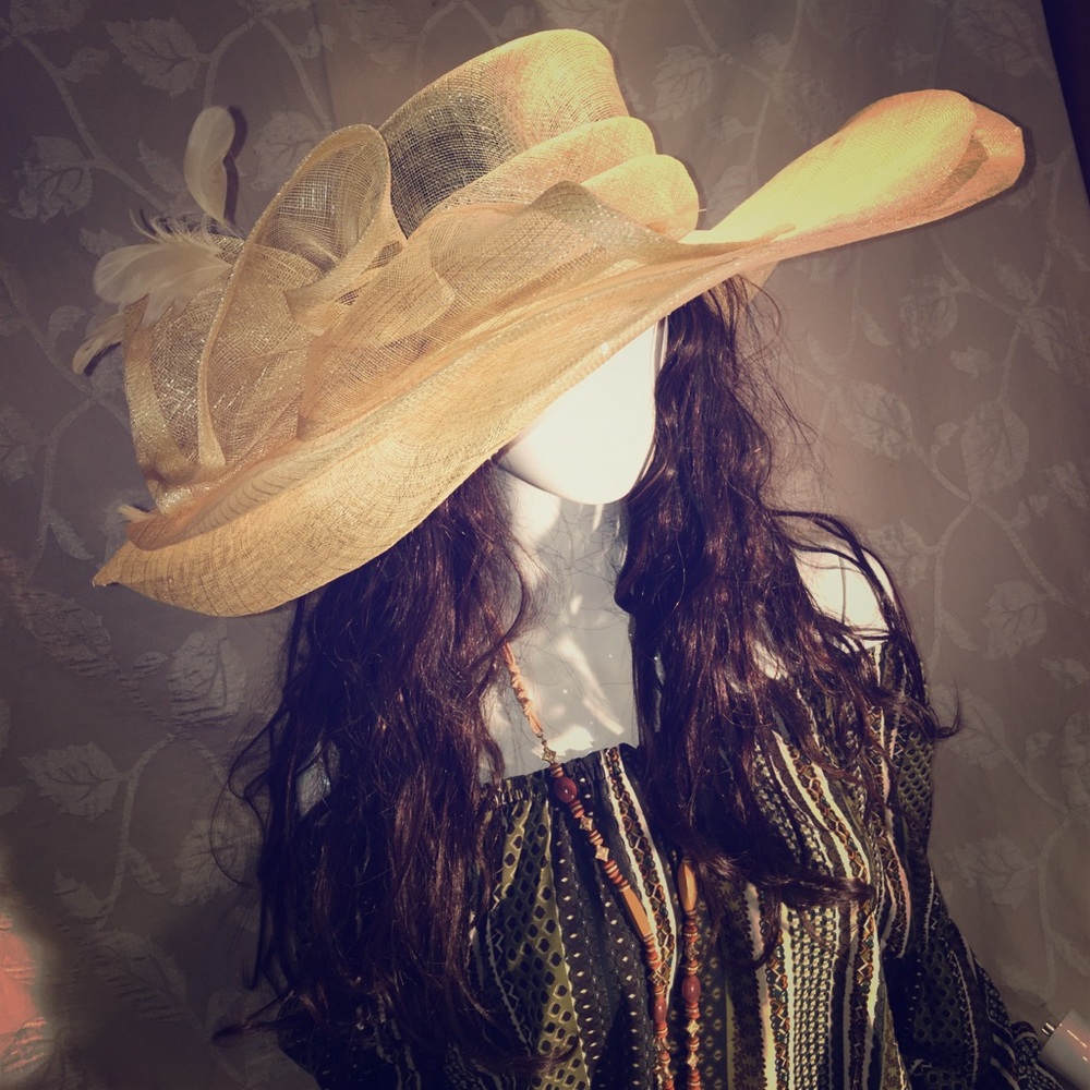 Derby tan with silver hints sun hat in sinamay