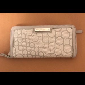 NWT Nine West Table Treasure zip around wallet
