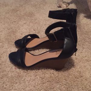 Size 8 wedge strappy heel