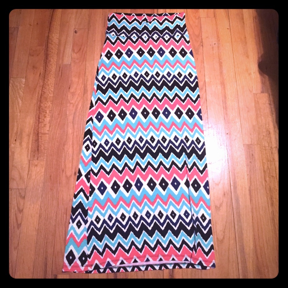 Zigzag maxi skirt