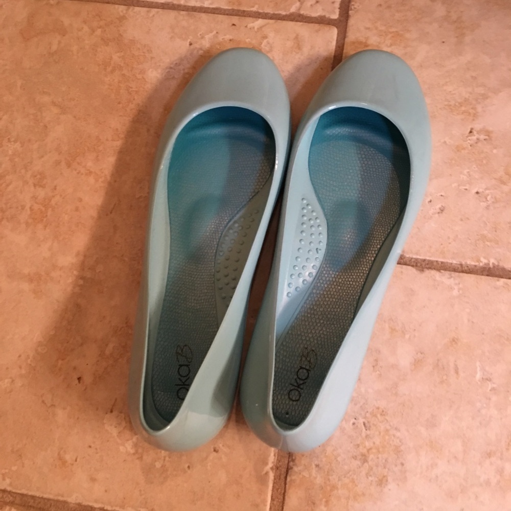 Oka-b light signature blue Ballet flats.