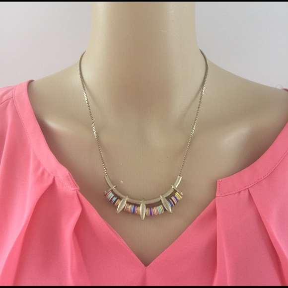 Pretty Necklace (new) - Picture 5 of 5