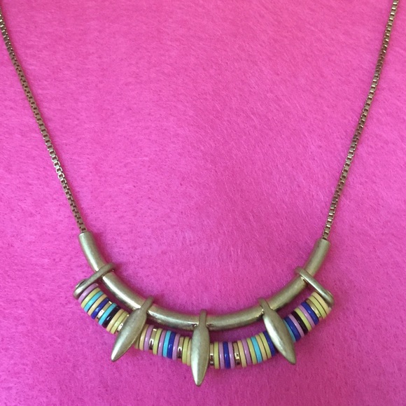 Pretty Necklace (new) - Picture 3 of 5