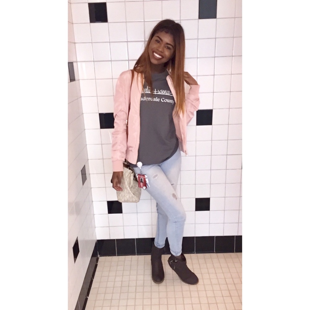 Meet your Posher, Alicia