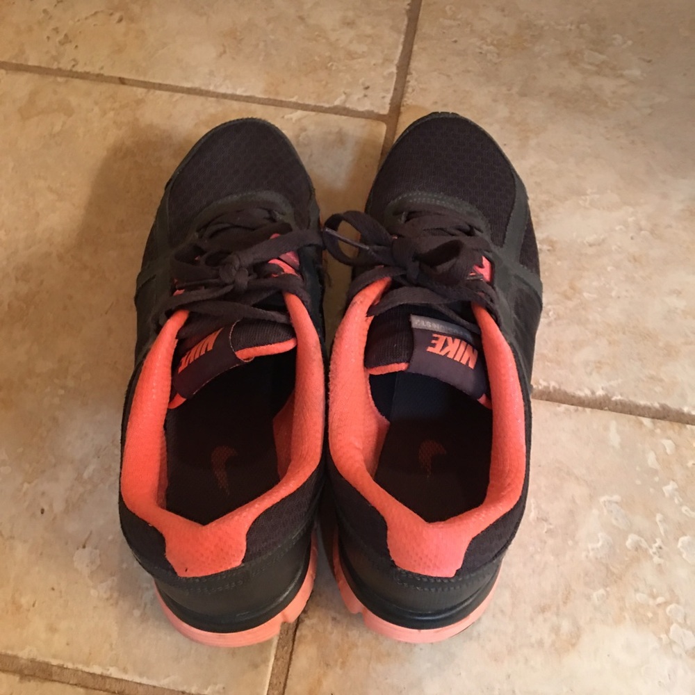 Size 7.5 Nike women's