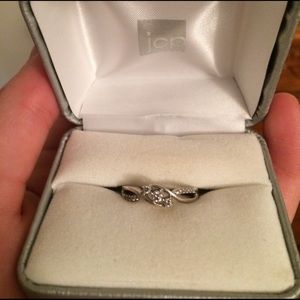 Diamond ring Size 7