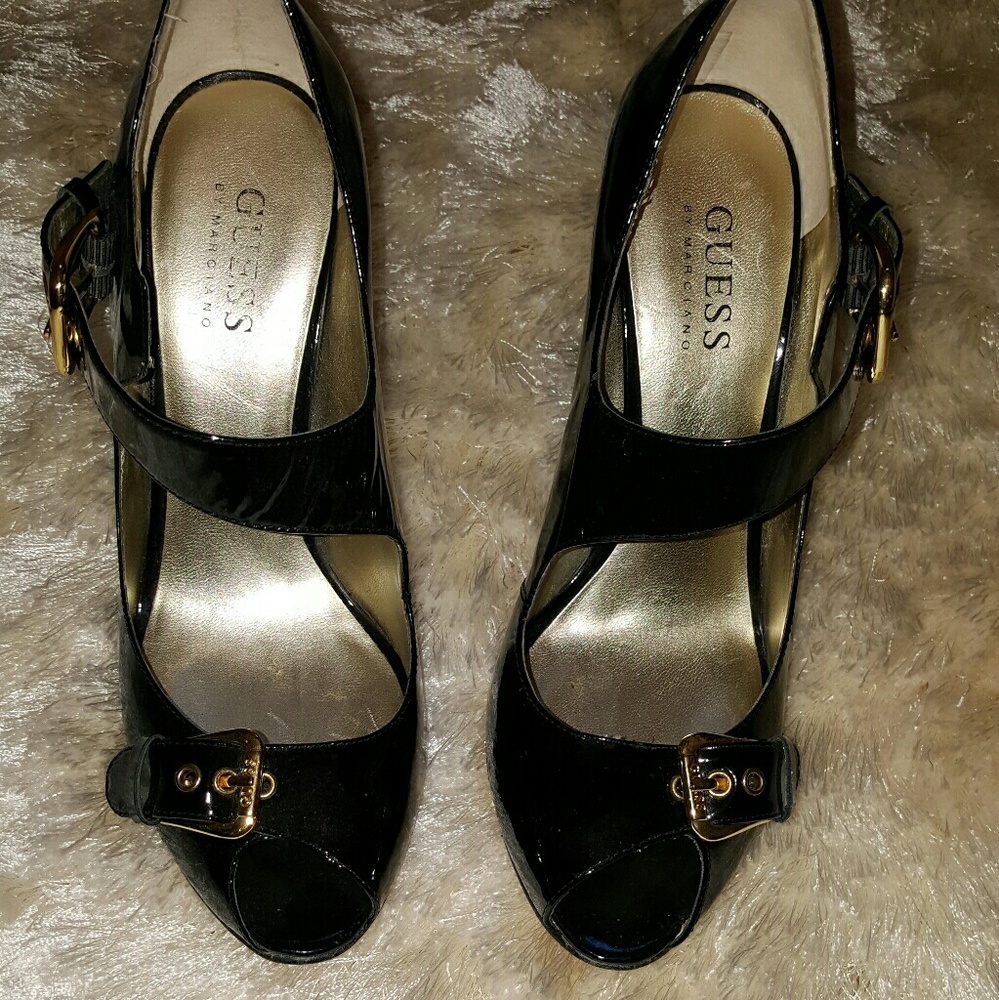 Guess Patent leather gold buckle shoes
