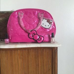 Cute hello kitty😍