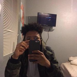 Meet your Posher, Devin