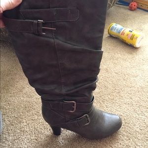 Heeled boots