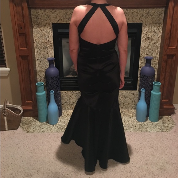 Formal dress - Picture 3 of 4