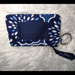 NWOT Vera Bradley Zip ID Case Floral Petal Splash NWOT Vera Bradley Zip ID Case Floral Petal Splash