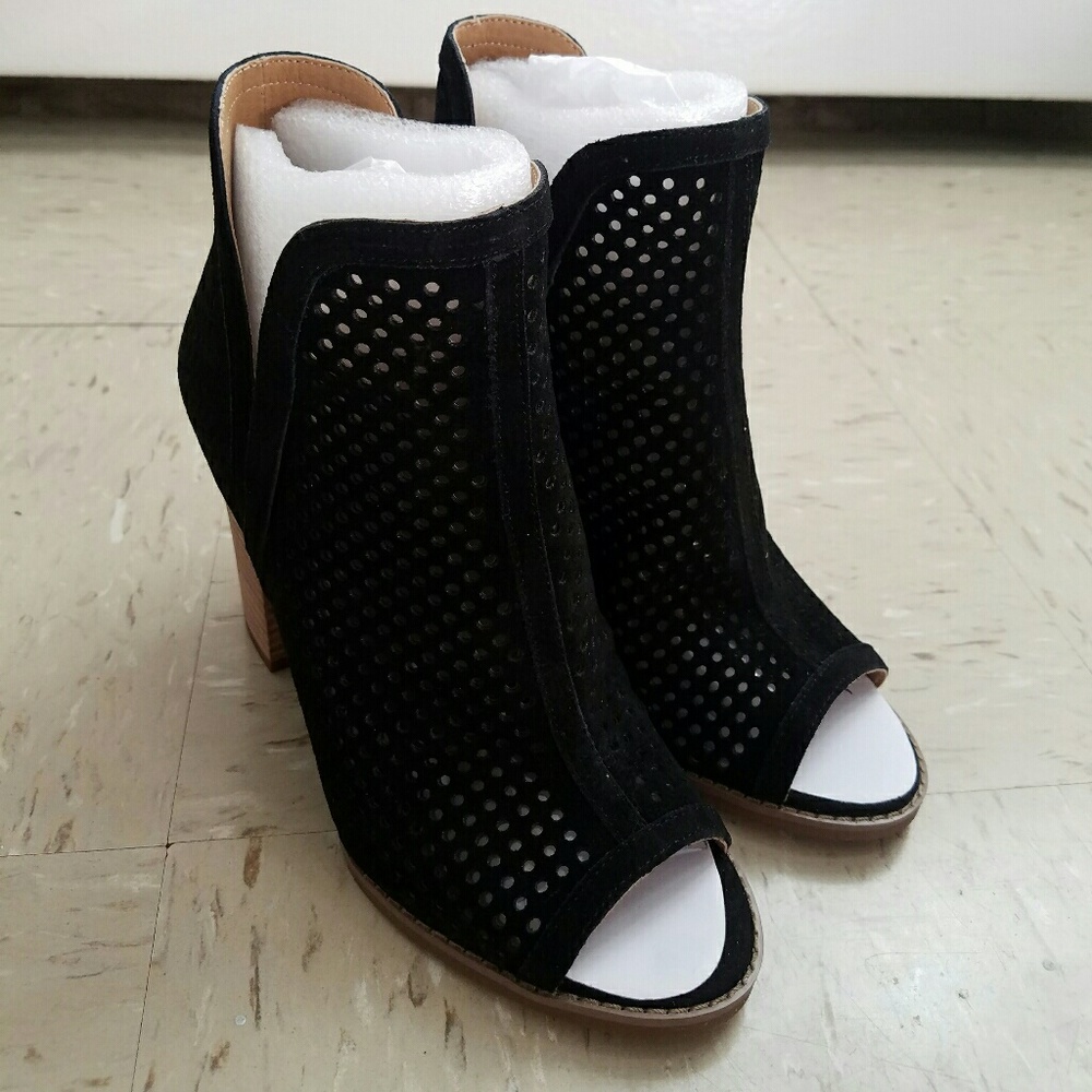 Black ankle booties