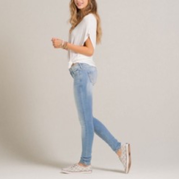 Hollister jean - Picture 2 of 4