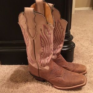 Justin pull on cowboy boots