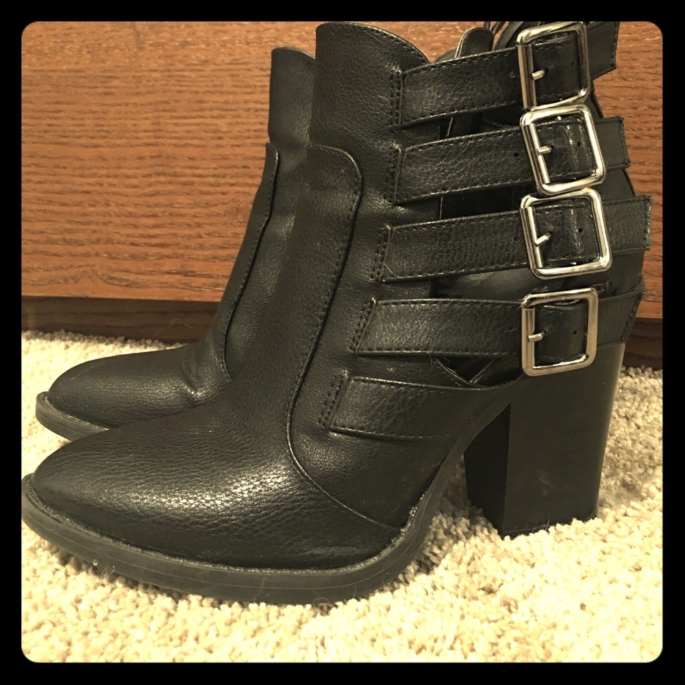 Heeled boots