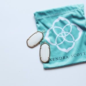 Elle gold Kendra Scott Earrings In White Pearl