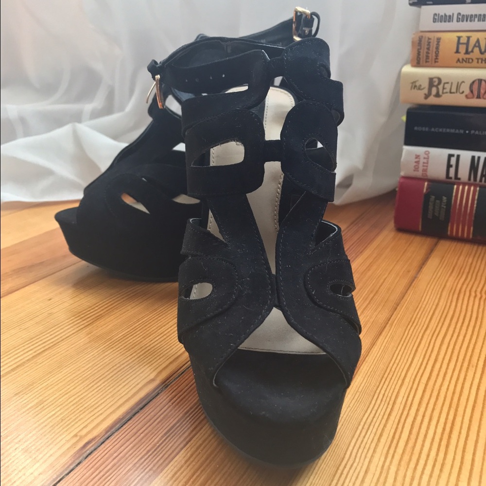 🎉HP 2/22🎉Forever 21 Heels sz 7