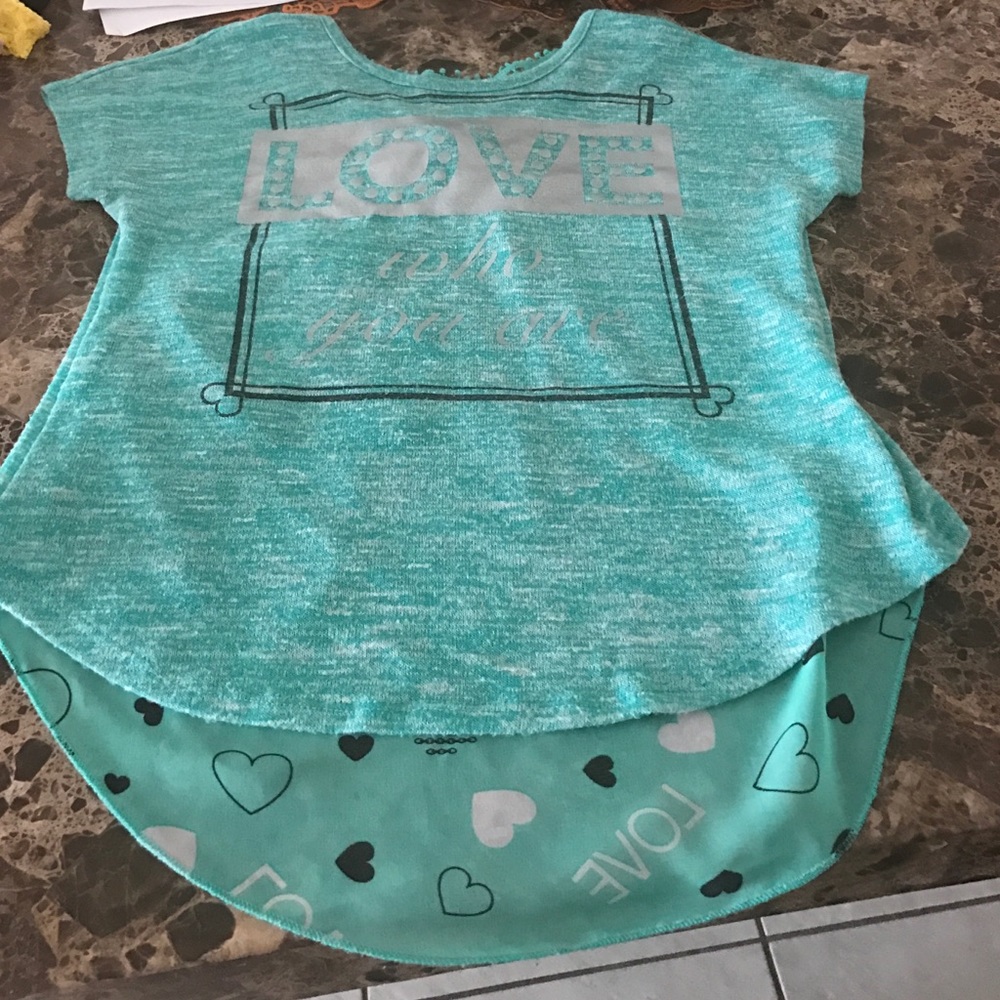 Girls medium mint green top