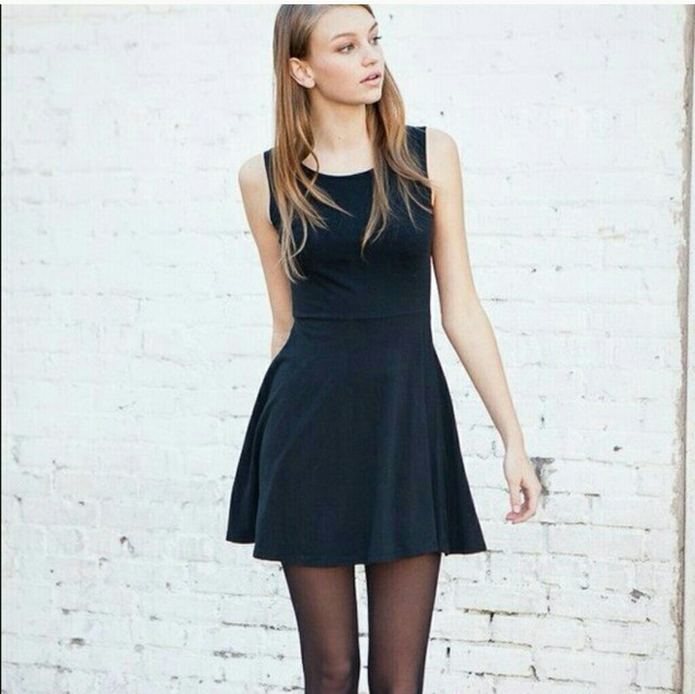 Brandy melville yuria dress