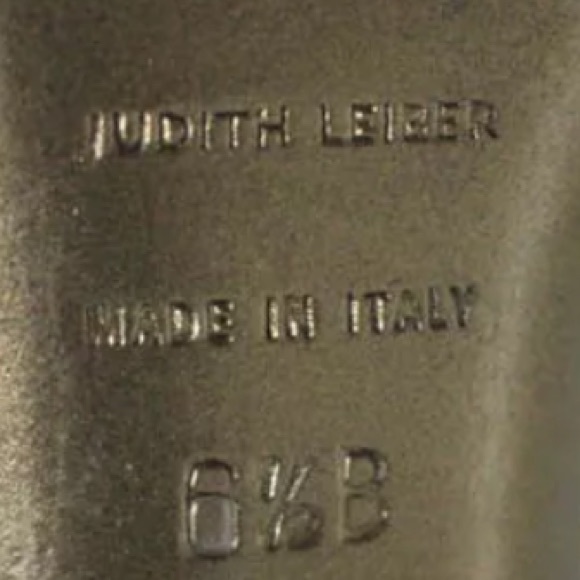 VINTAGE JUDITH LEIBER GOLD PEEP TOE HEELS SZ 6.5 - Picture 6 of 7