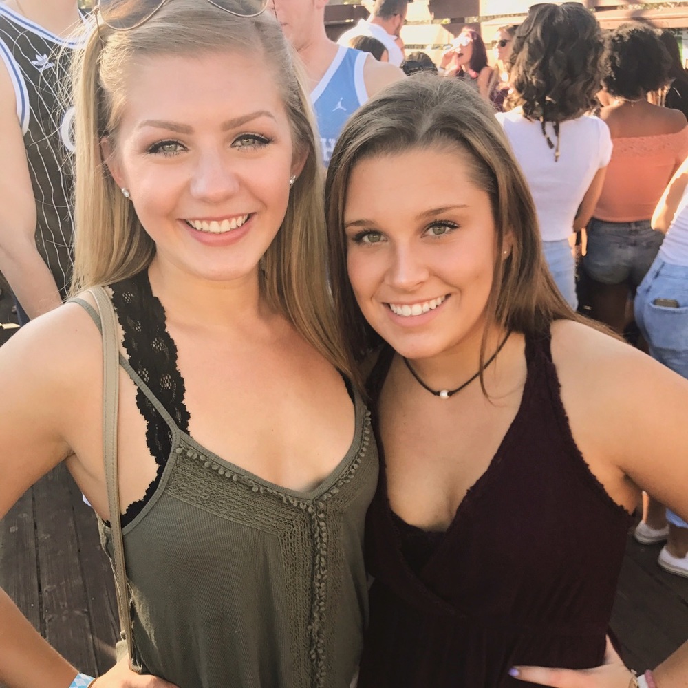 Meet your Posher, Danielle