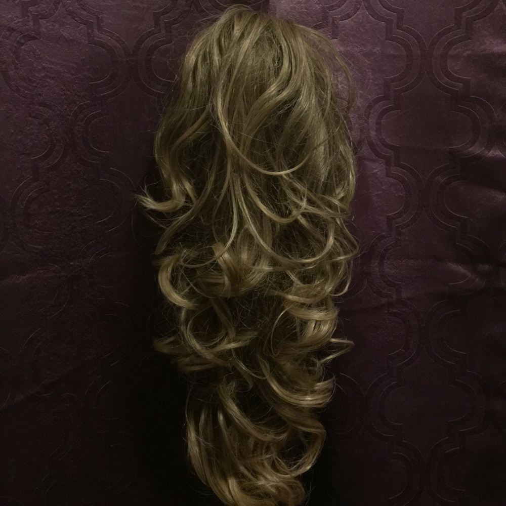 Clip on- Honey blonde color hair clip.