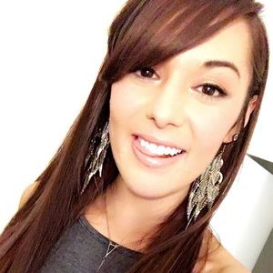 Meet your Posher, Kelli