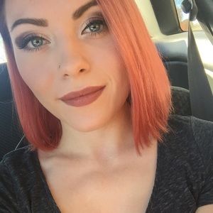 Meet your Posher, Hayley